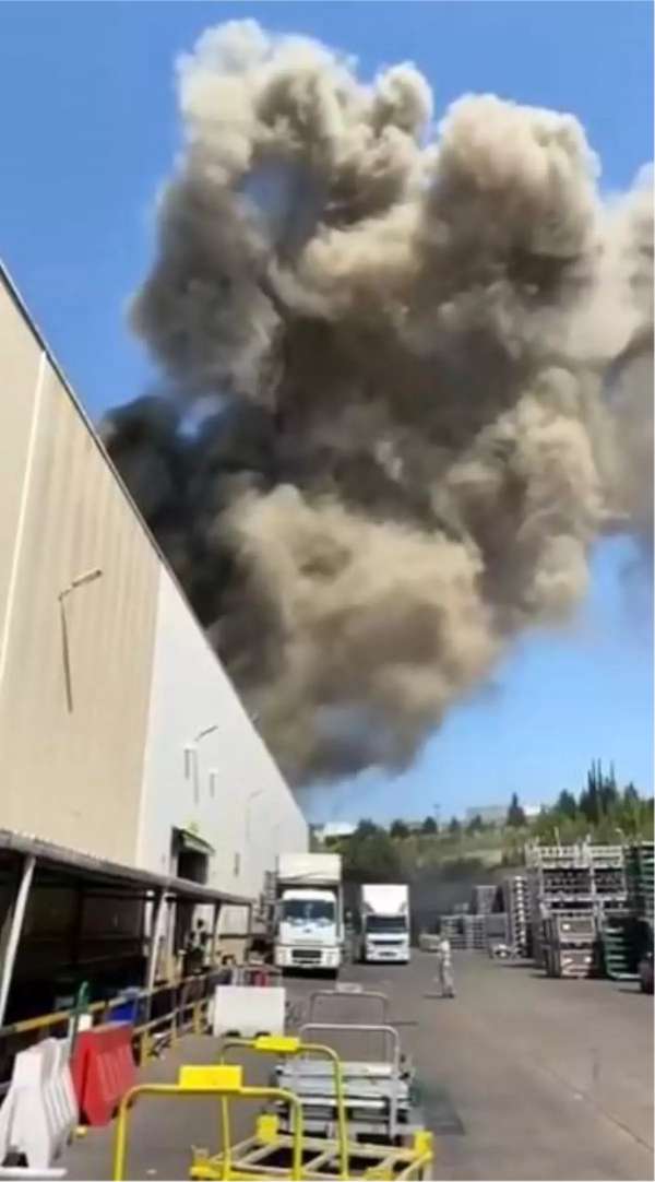 Bursa'da Fabrika Yangını Paniğe Neden Oldu