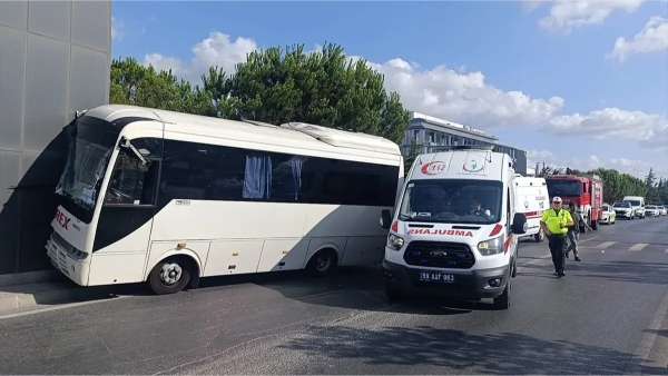 Kapaklı'da İşçi Servisi Kaza Yaptı: 19 Yaralı