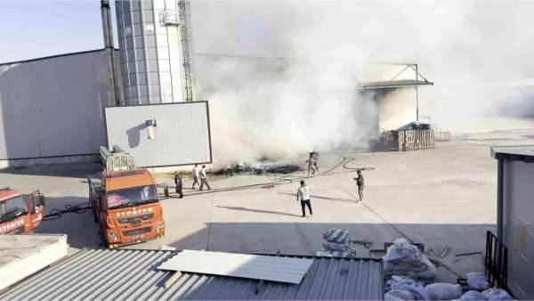 Sakarya'da Fabrika Depo Yangını