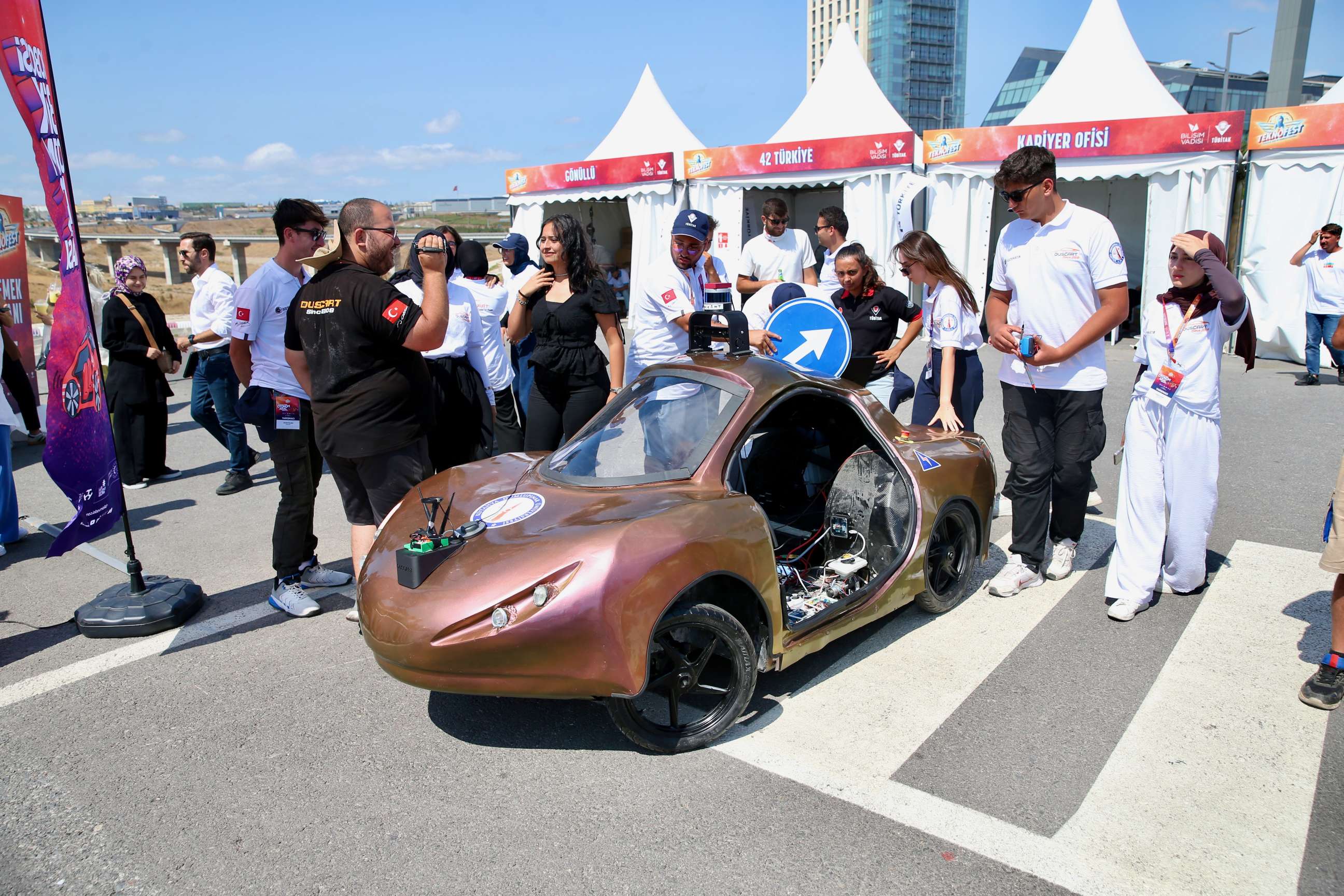 TEKNOFEST Robotaksi yarışmasında yarışmacılara ödülleri verildi